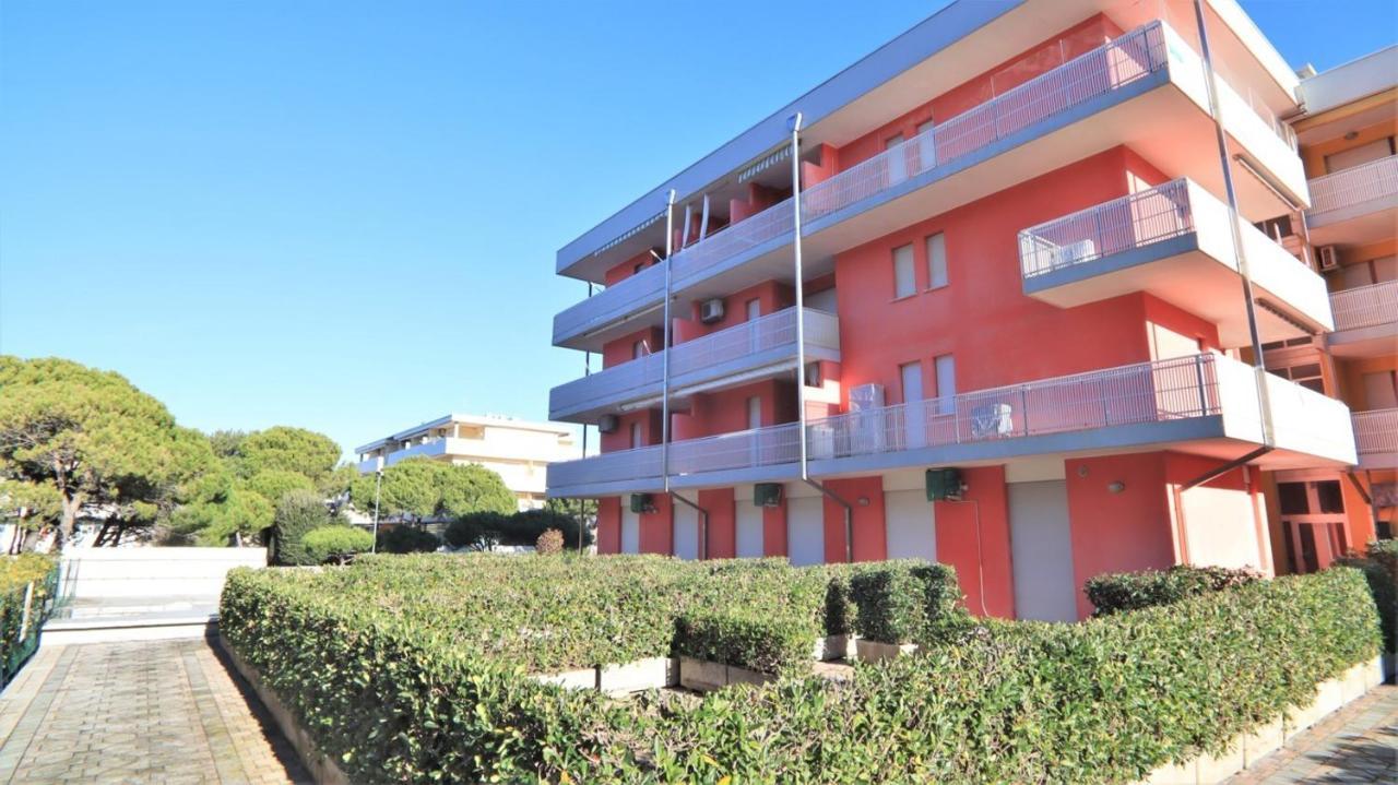 Condominio Biloba-Gemini Бибионе Экстерьер фото